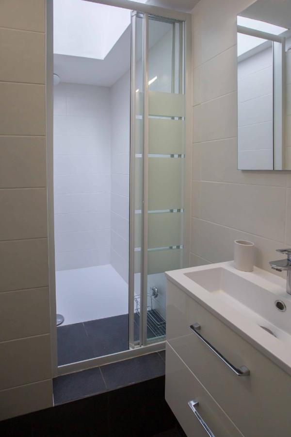 Modern Apartement In The City Center. Poissy Exterior foto